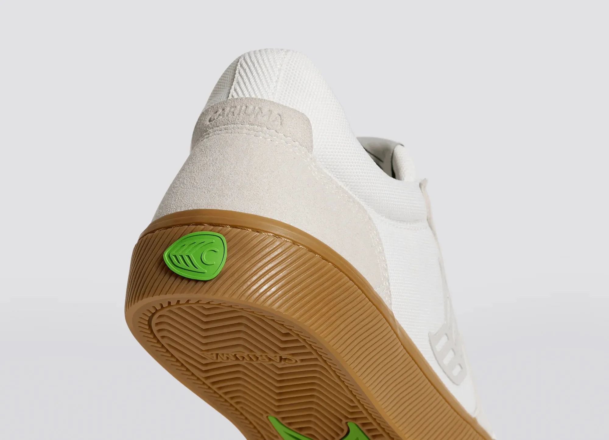 Cariuma Vallely Skate Gum Vintage White Suede