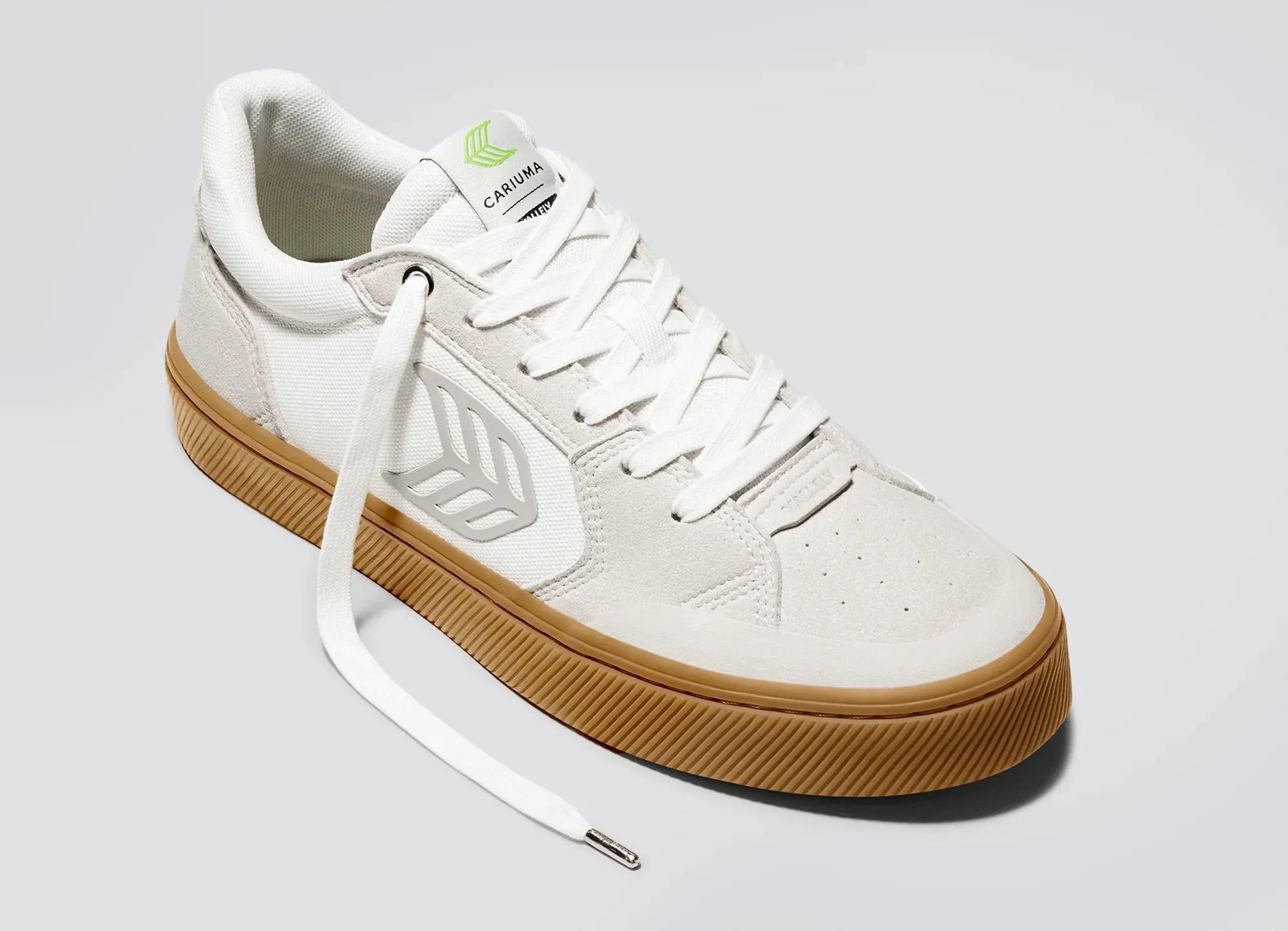 Cariuma Vallely Skate Gum Vintage White Suede