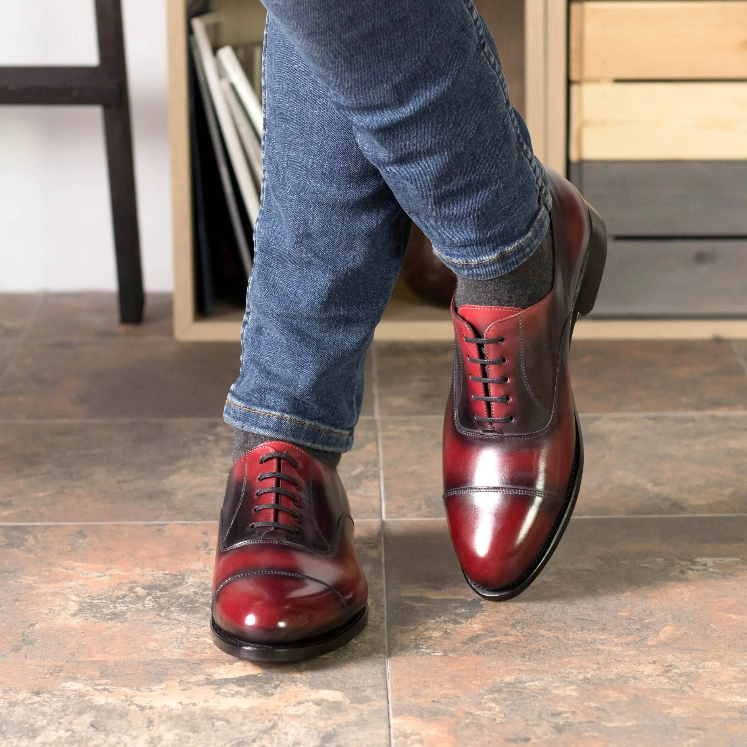 DapperFam Rafael in Burgundy Men's Hand-Painted Patina Oxford