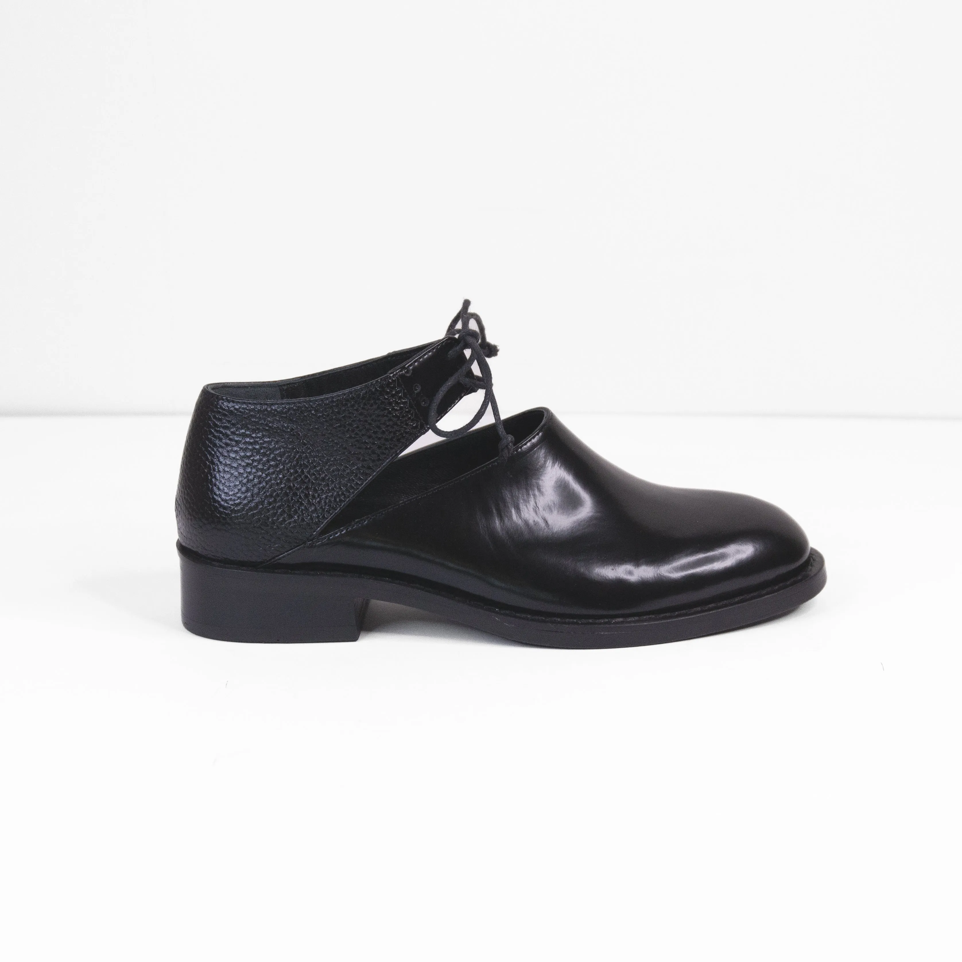 Nina black oxford
