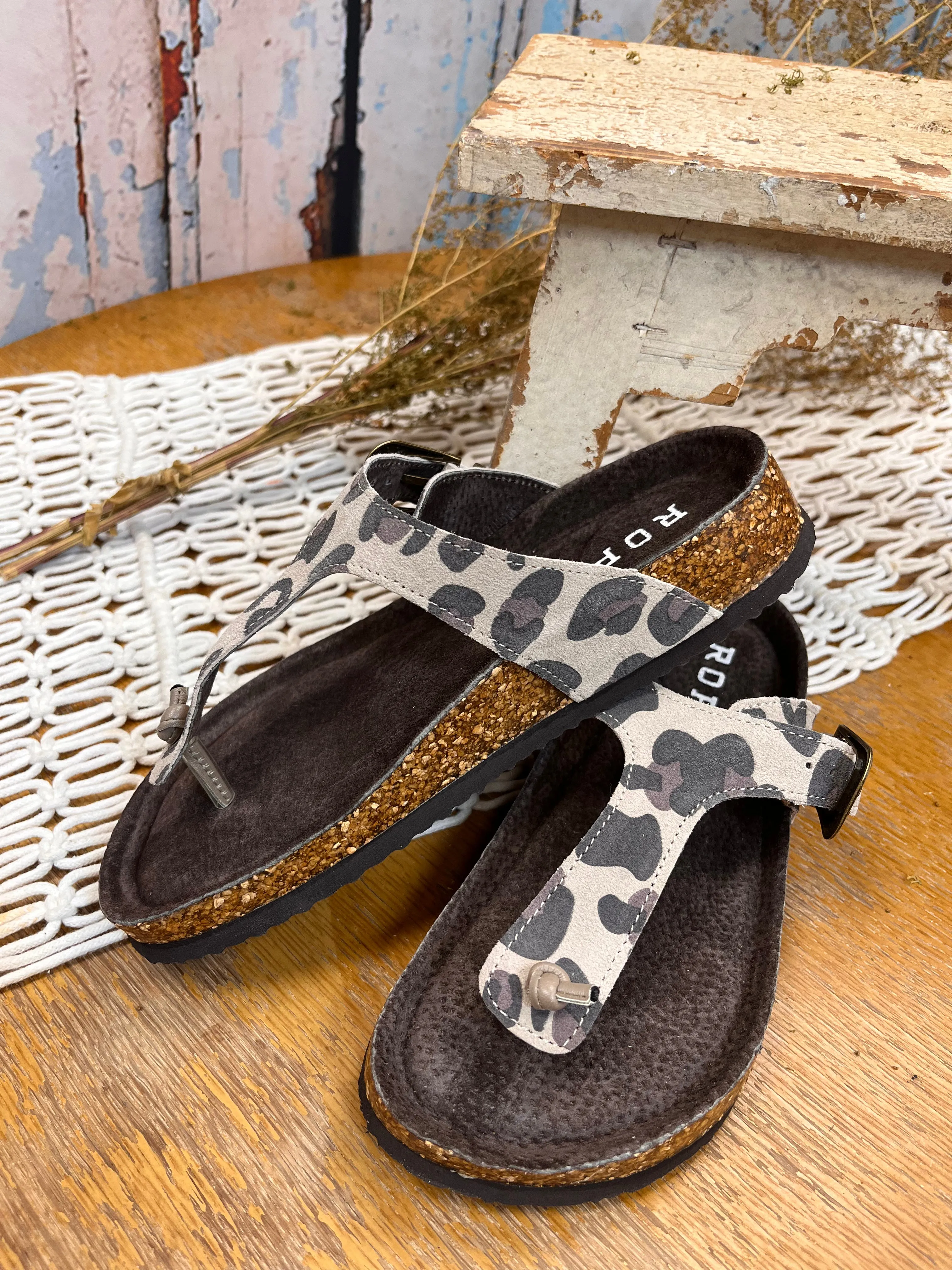 Roper Women's Helena Leopard Brown and Creme Suede Leather Thong Sandal 0607-3151