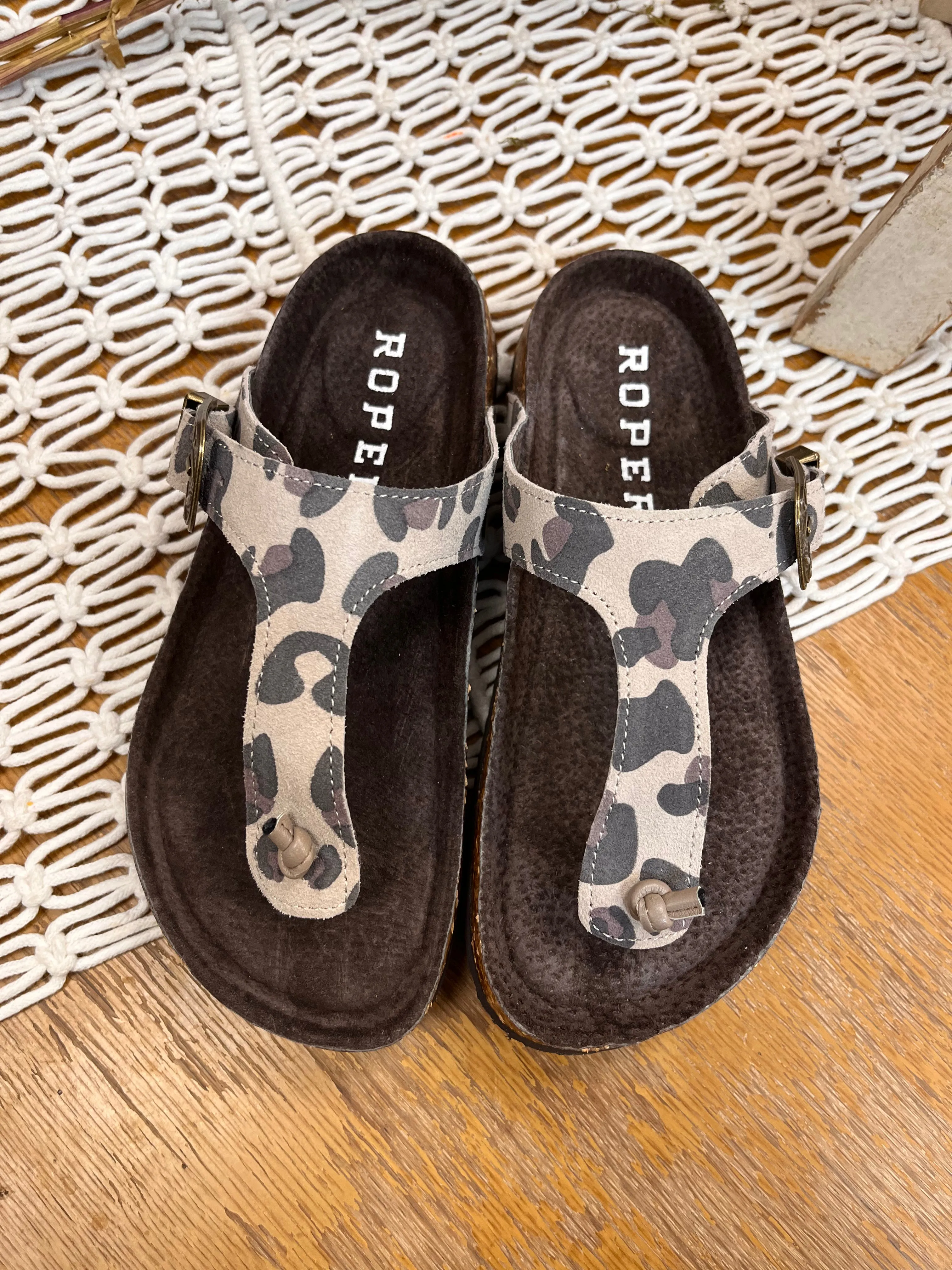 Roper Women's Helena Leopard Brown and Creme Suede Leather Thong Sandal 0607-3151