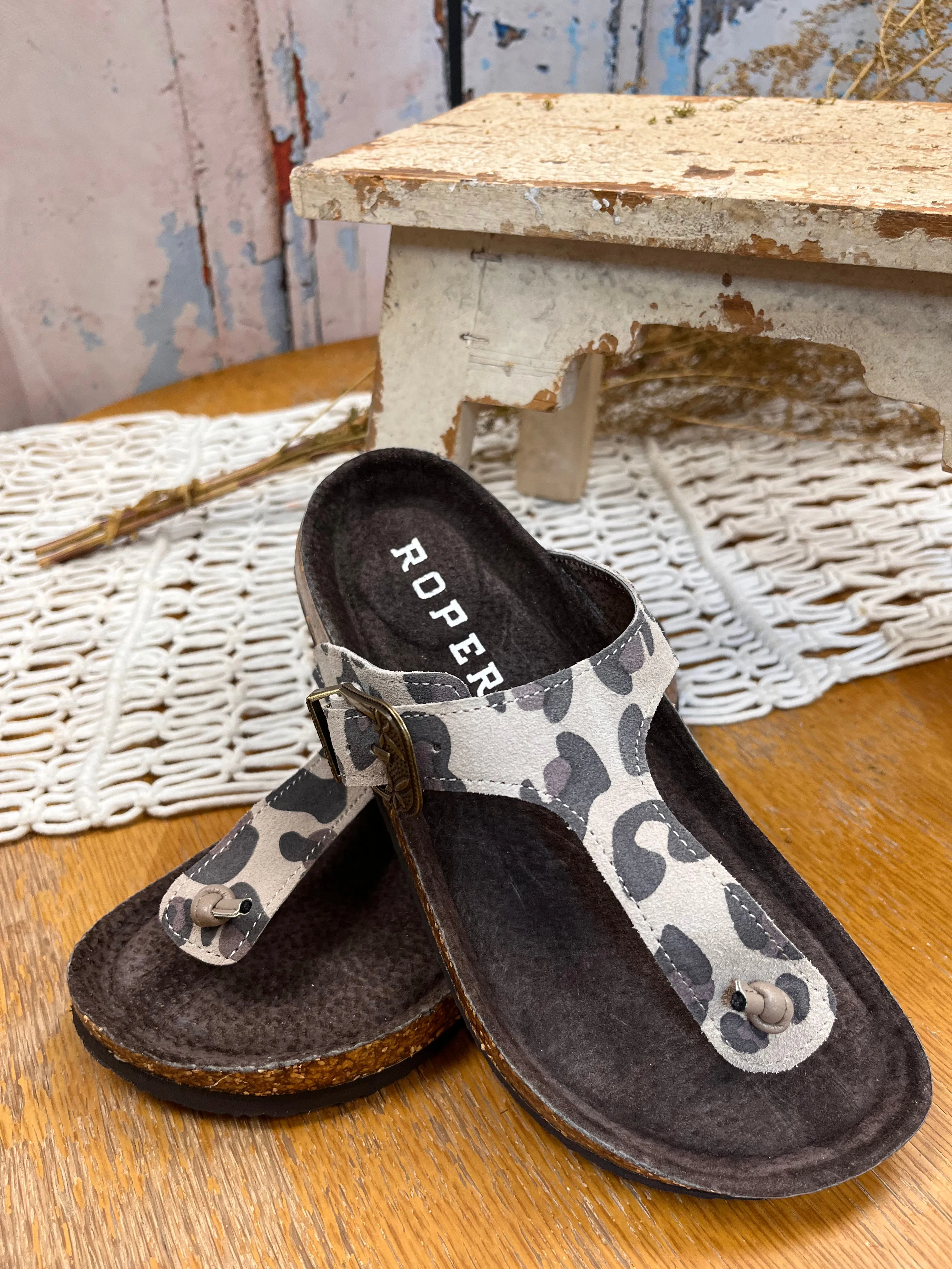 Roper Women's Helena Leopard Brown and Creme Suede Leather Thong Sandal 0607-3151